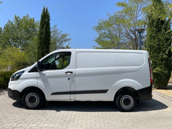 Ford Transit Custom Van 260 L1 Ambiente 2.0 TDCI 105cv 6 vel. *IVA deducible* *137.000 km* *Año 202