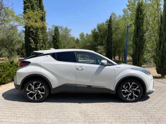 Toyota C-HR Advance 125H 1.8 122cv. *IVA deducible* *Modelo nuevo* *132.000 km* *2021* *Nacional* - 