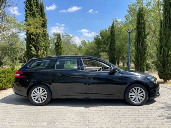 Peugeot 308 SW Bussines Line B - Madrid