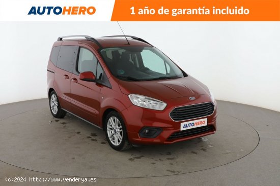 Ford Tourneo Courier 1.0 EcoBoost Titanium - 