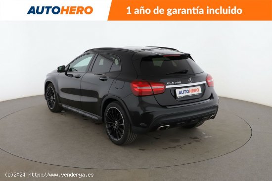 Mercedes GLA 200 AMG Line - 