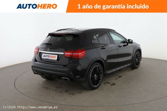 Mercedes GLA 200 AMG Line - 