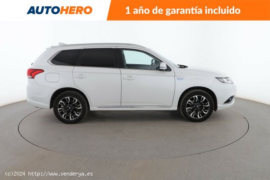 Mitsubishi Outlander 2.0 PHEV Kaiteki 4WD - 