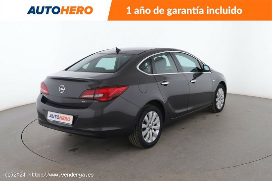 Opel Astra 1.7 CDTI Selective - 