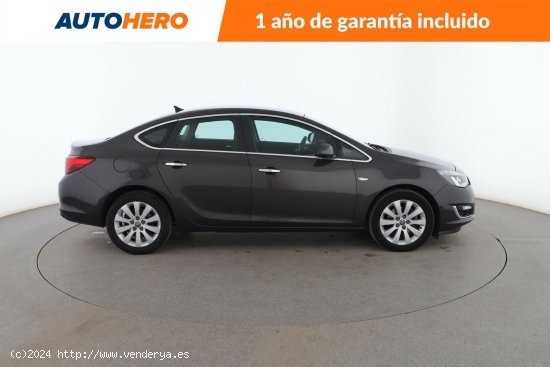 Opel Astra 1.7 CDTI Selective - 