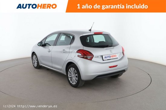 Peugeot 208 1.2 Pure Tech Allure - 