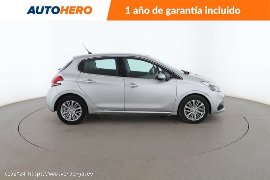 Peugeot 208 1.2 Pure Tech Allure - 