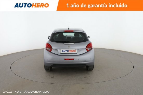 Peugeot 208 1.2 PureTech Signature - 