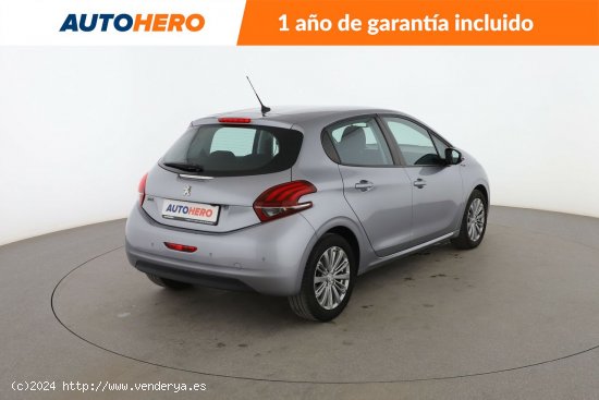 Peugeot 208 1.2 PureTech Signature - 