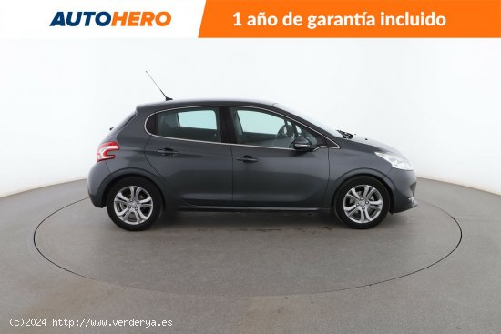 Peugeot 208 1.6 e-HDi Allure - 