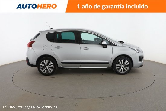 Peugeot 3008 1.6 Blue-HDi Style - 