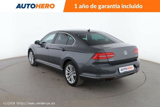 Volkswagen Passat 1.8 TSI Sport BlueMotion - 