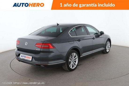 Volkswagen Passat 1.8 TSI Sport BlueMotion - 