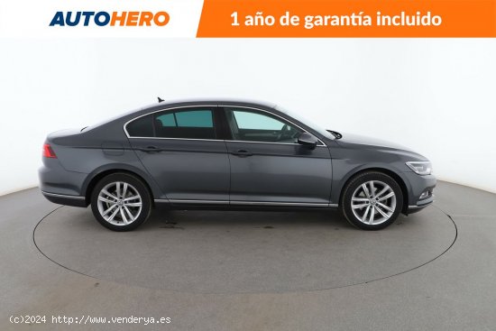 Volkswagen Passat 1.8 TSI Sport BlueMotion - 