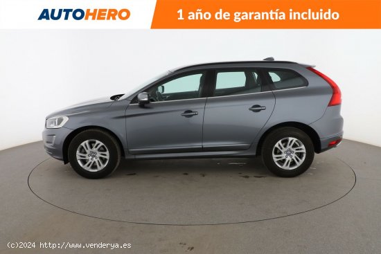 Volvo XC-60 2.4 D4 Momentum AWD - 