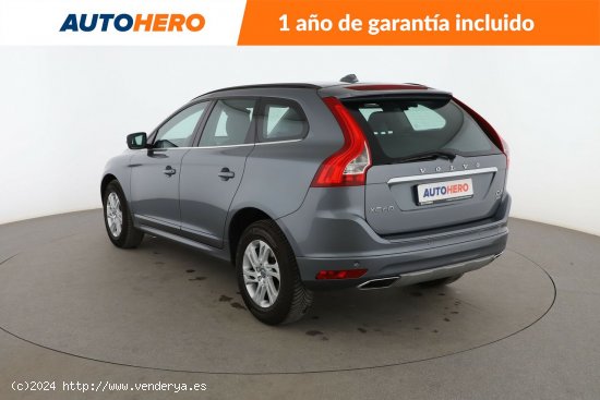 Volvo XC-60 2.4 D4 Momentum AWD - 