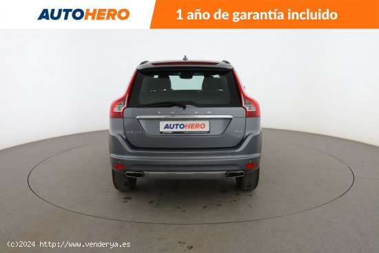 Volvo XC-60 2.4 D4 Momentum AWD - 