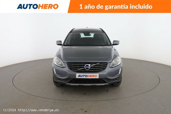 Volvo XC-60 2.4 D4 Momentum AWD - 