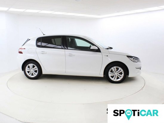 Peugeot 308  5p  1.2 PureTech 96KW (130CV) S&S Style - Málaga