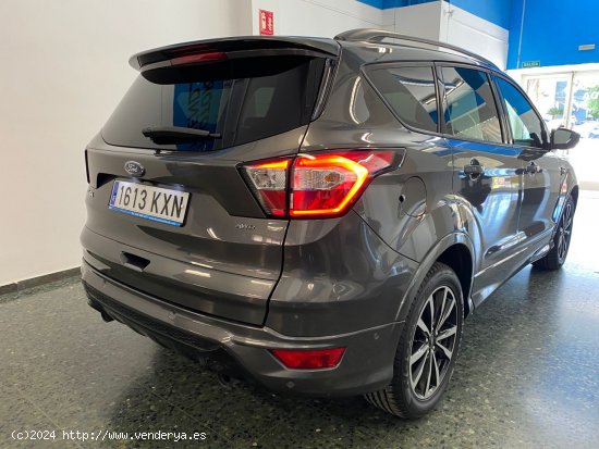 Ford Kuga 1.5 ST-LINE AWD AUTO 175cv - Castelldefels