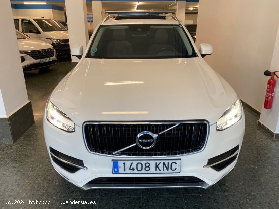 Volvo XC-90 2.0 D5 AWD AUTO MOMENTUM 7 PLAZAS. - Castelldefels