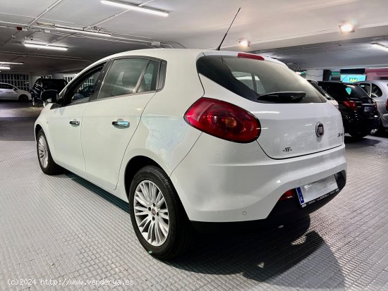 Fiat Bravo 1.6 Diesel Multijet 105cv. Como nuevo. Solo 21600km!!! - Barcelona