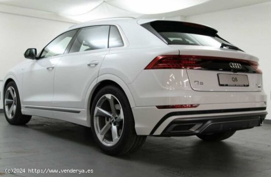 Audi Q8 50 TDI quattro S line AIR AHK LM21 - Madrid