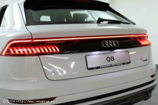 Audi Q8 50 TDI quattro S line AIR AHK LM21 - Madrid