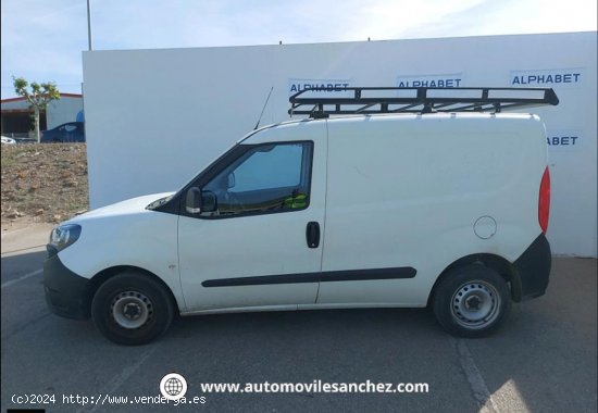 Fiat Doblo 1.3MJET FURGON - Santa Coloma de Gramanet