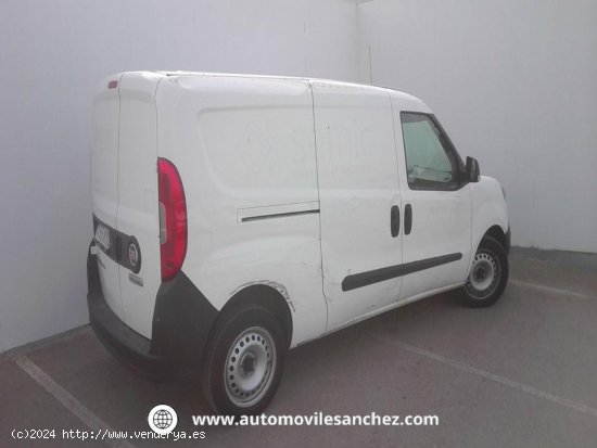 Fiat Doblo 1.6MJET FURGON LARGA - Santa Coloma de Gramanet