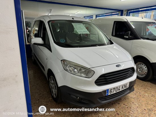 Ford Transit Courier 1.5TDCI COMBI-5 - Santa Coloma de Gramanet