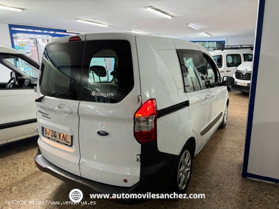 Ford Transit Courier 1.5TDCI COMBI-5 - Santa Coloma de Gramanet