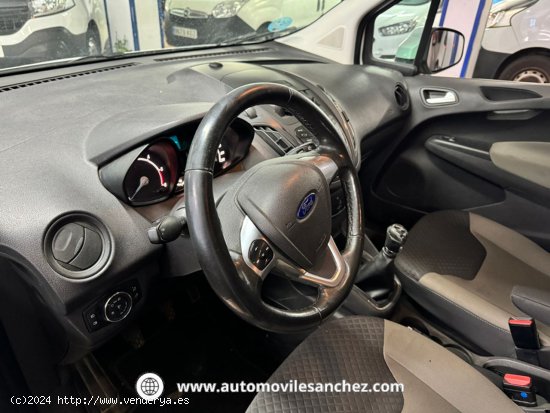 Ford Transit Courier 1.5TDCI COMBI-5 - Santa Coloma de Gramanet