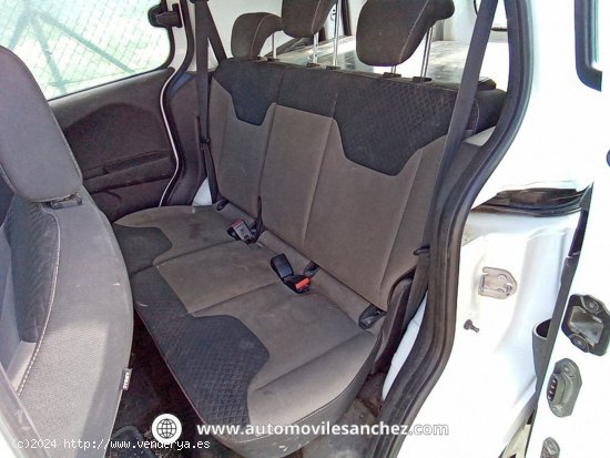 Ford Transit Courier 1.5TDCI COMBI-5 - Santa Coloma de Gramanet