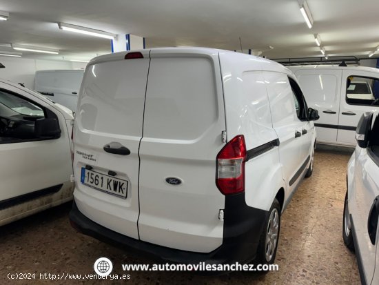 Ford Transit Courier 1.5TDCI FURGON - Santa Coloma de Gramanet