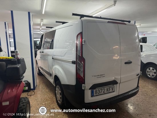 Ford Transit Custom 2.0TDCI COMBI - Santa Coloma de Gramanet