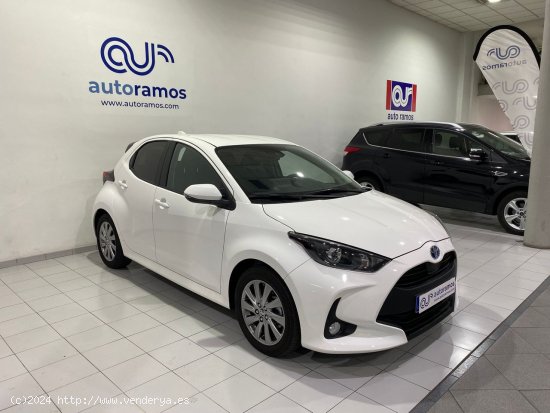 Toyota Yaris 1.5 VVT-I HEV ACTIVE TECH 116 5P - Terrassa