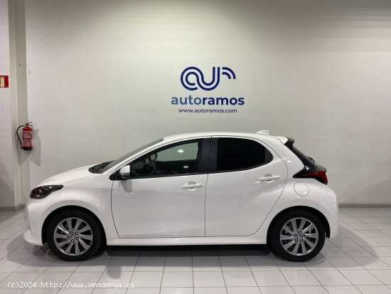 Toyota Yaris 1.5 VVT-I HEV ACTIVE TECH 116 5P - Terrassa