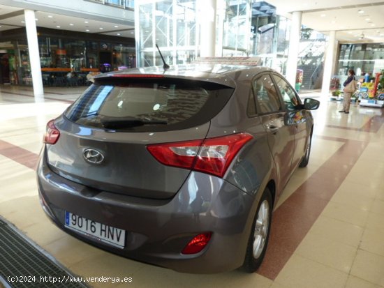 Hyundai i30 HYUNDAI i30 1.4 Klass 5p. muy muy bien cuidado, kilómetros garantizados - Montcada i Re