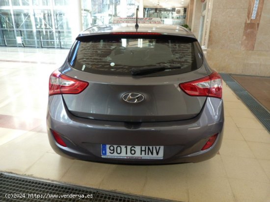 Hyundai i30 HYUNDAI i30 1.4 Klass 5p. muy muy bien cuidado, kilómetros garantizados - Montcada i Re