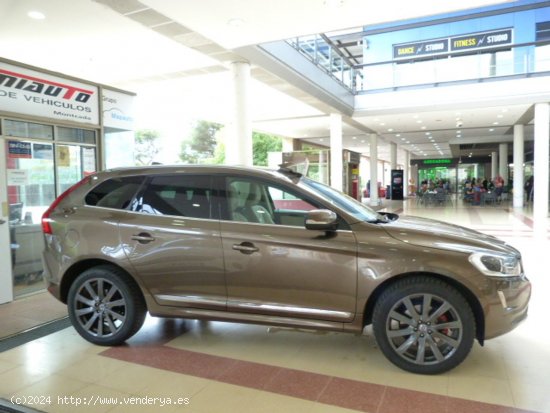 Volvo V60 VOLVO XC60 2.4 D5 AWD Summum 5p. un solo propietario, libro de revisiones - Montcada i Rei