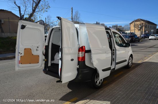 Ford Transit Courier FURGÓN VAN  1.5 TDCI TREND 75CV ( CERRAJERÍA ANTIRROBOS - Sant Vicenç dels H