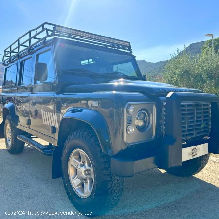 Land-Rover Defender LARGO - ROSES