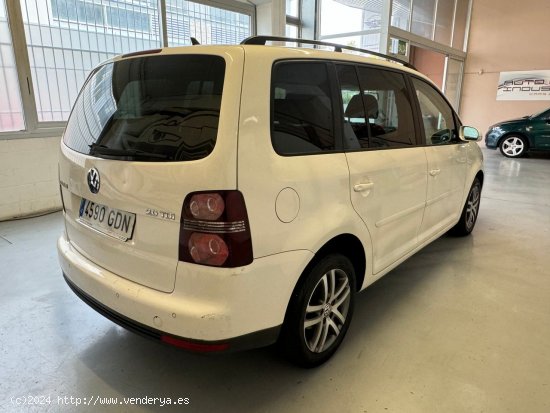 Volkswagen Touran 2.0 TDI 140CV HIGHLINE - Reus