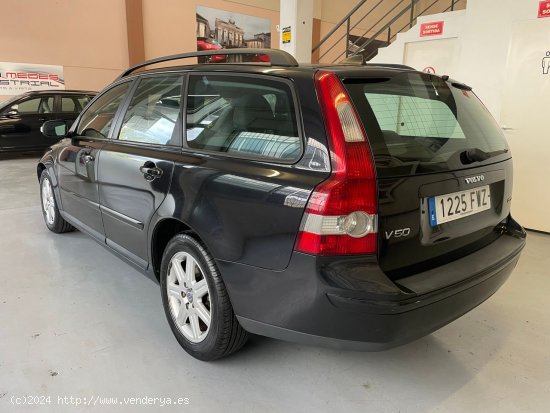 Volvo V50 2.0D MOMENTUM - Reus