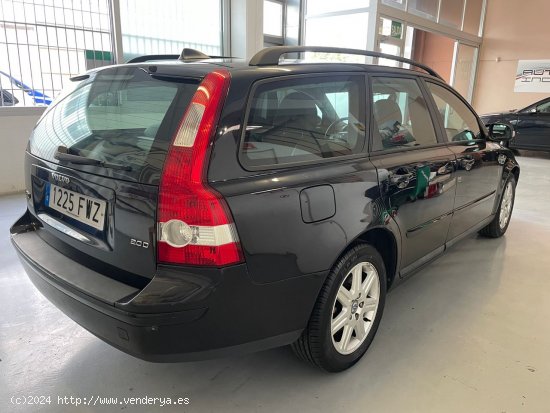 Volvo V50 2.0D MOMENTUM - Reus