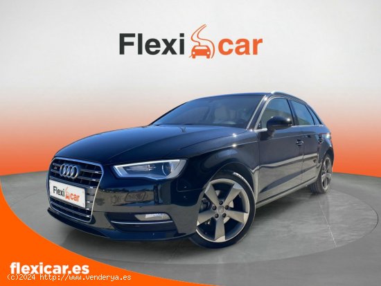 Audi A3 1.6 TDI clean d 110CV S tronic S line ed - Colmenar Viejo