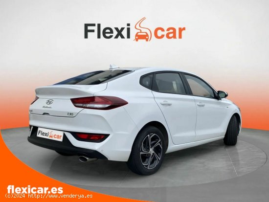 Hyundai i30 1.0 TGDI 48V Klass Fastback - Iurreta