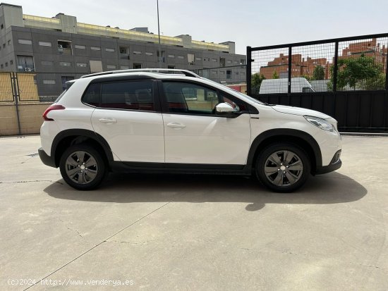 Peugeot 2008 Allure BlueHDI 100 S&S BVM6 - Parla