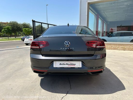 Volkswagen Passat Executive 2.0 TDI 110kW (150CV) DSG - Parla